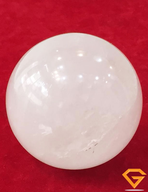 Natural sphatik/ Crystal Ball 206.700 gm/53mm
